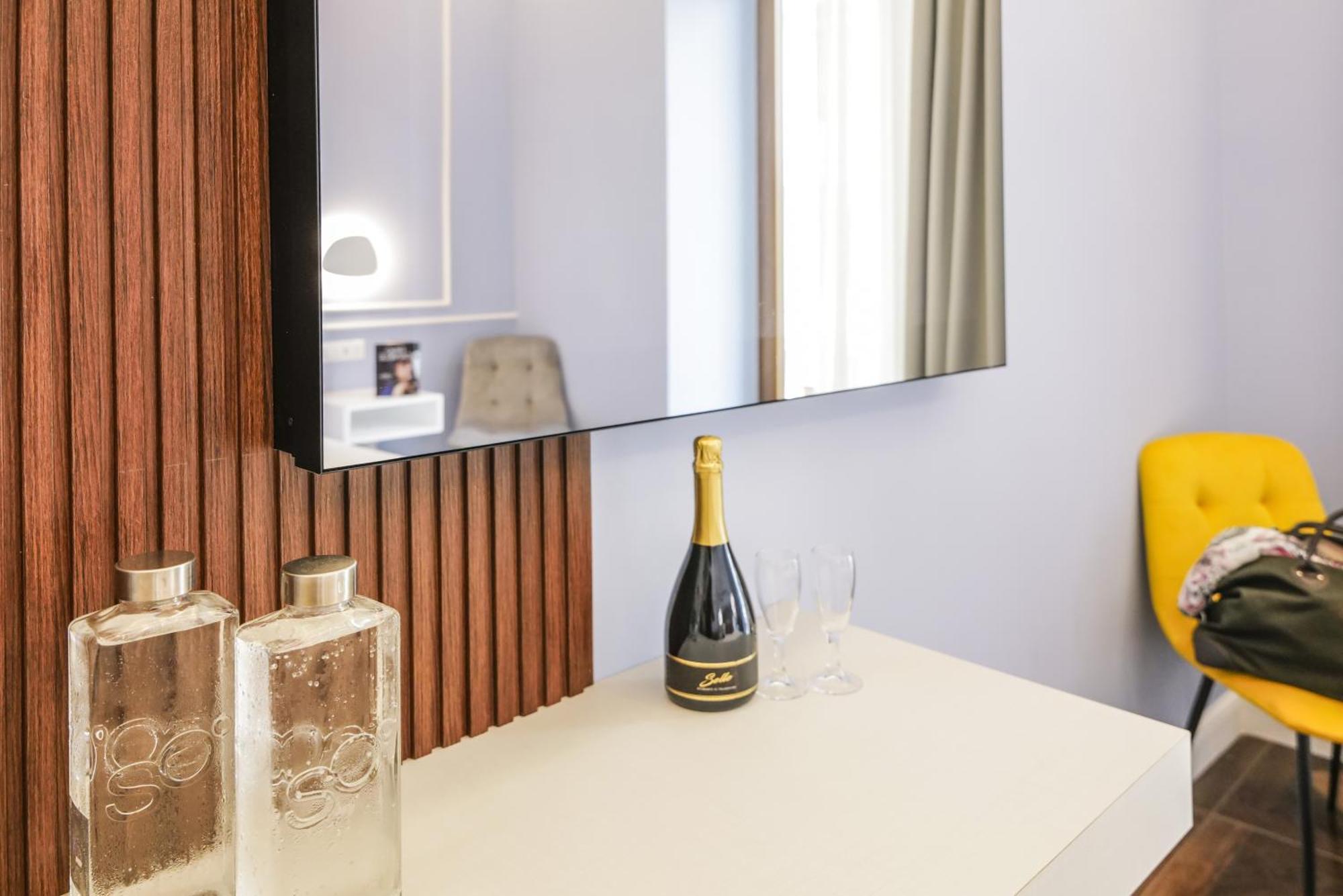 Cafe Latino Suites Sorrento Bagian luar foto