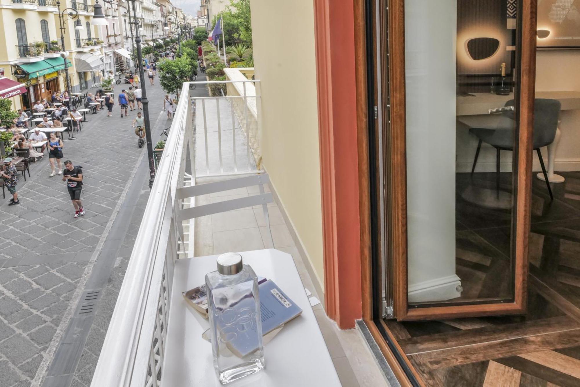 Cafe Latino Suites Sorrento Bagian luar foto